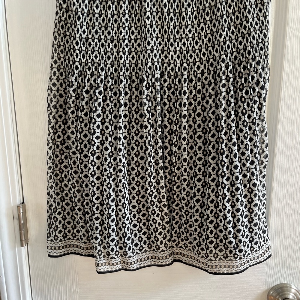 Max Studio Black and White Geometric Midi Skirt